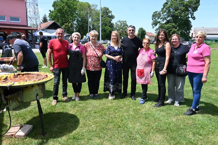FOTO Uspješan Mini gastro u Ščitarjevu. Željkica Sviličić: Družimo se i veselimo