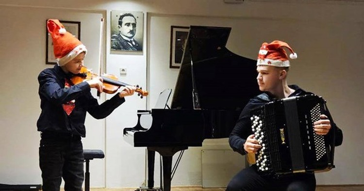 Božićni koncerti i plesne predstave UŠ Franje Lučića