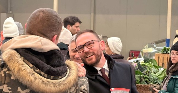 Novoobnovljenu tržnicu obišao gradonačelnik: „Sretni smo jer su naši OPG-ovci zadovoljni”