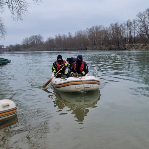 ['akcija potrage', 'Javna vatrogasna postrojba Grada Velike Gorice', 'nestala djevojčica', 'policija', 'potraga za nestalom djevojčicom', 'rijeka Sava', 'teško ubojstvo', 'vatrogasci']