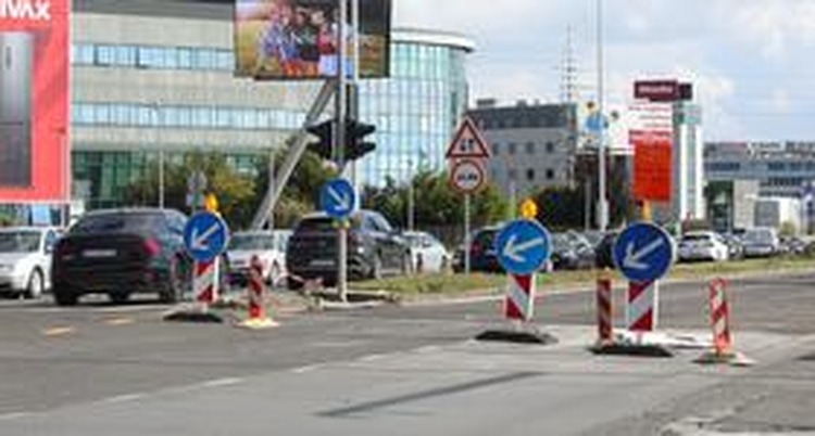 ['avenija većeslava holjevca', 'radovi']