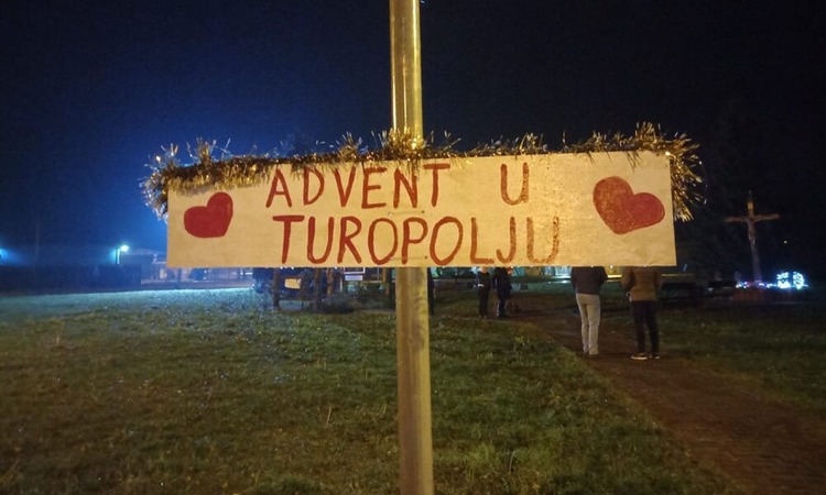 ['advent u turopolju', 'adventska svijeća', 'Društvo žena TUR Turopolje', 'TUROPOLJE']