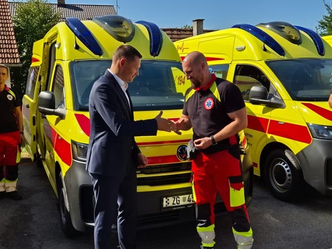 Zavod za hitnu medicinu Zagrebačke županije dobio pet novih vozila