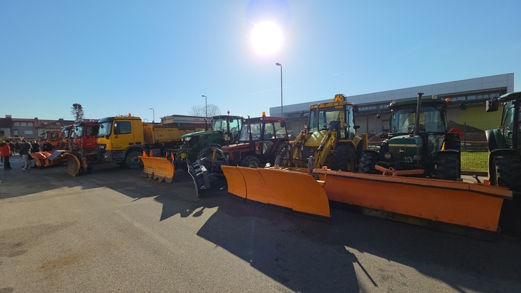 ['ceste', 'poledica', 'sigurnost', 'snijeg', 'VG Komunalac', 'zimska služba']