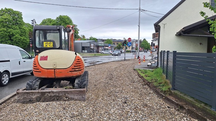 FOTO Počeli radovi na obnovi nogostupa u blizini autobusnog kolodvora