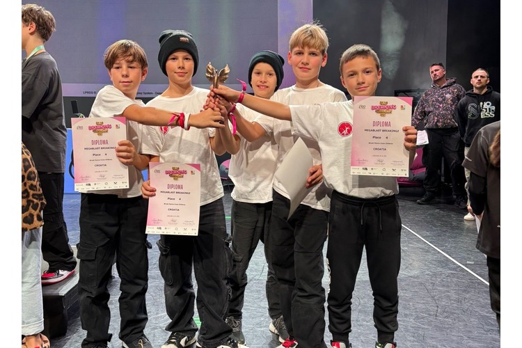 ['megablast', 'plesači']