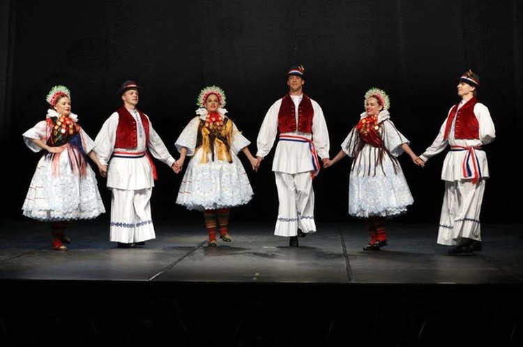 ['FOLKLOR', 'koreografija', 'oss buševec', 'smotra']