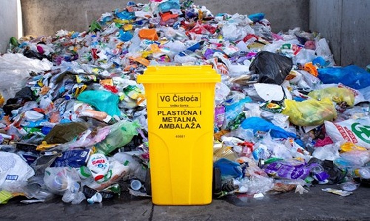 ['biootpad', 'edukacija građana', 'kompostiranje', 'odvajanje otpada', 'plastika', 'recikliranje', 'Velika Gorica', 'vg čistoća', 'zeleni spremnik', 'žuti spremnik']