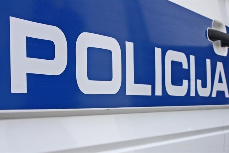 ['policija', 'Policijska postaja Velika Gorica', 'policijska uprava zagrebačka', 'provala', 'turopoljski markuševac', 'vandalizam']