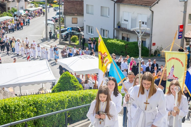 ['crkva uzvišenja svetog križa', 'Kravarsko', 'Župa Kravarsko']