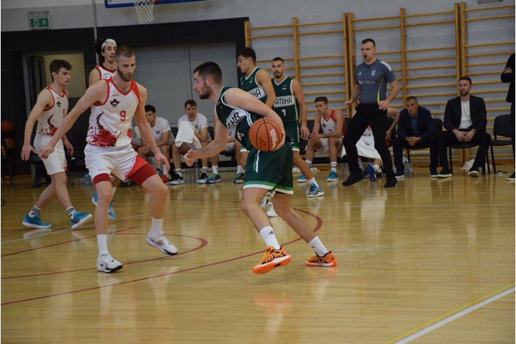 ['Kristijan Validžić', 'Seniori']