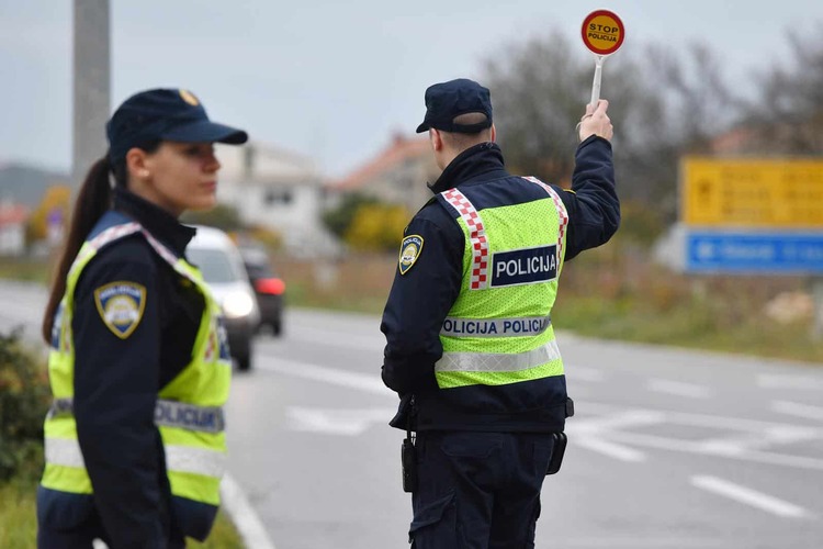 Dvojica vozača zaradila kaznu zatvora: Jedan bio pijan, drugi bez papira – obojici prethodno ukinuta vozačka dozvola