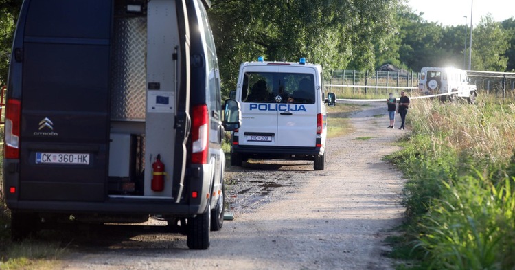 ['utapanje', 'Novo Čiče', 'Velika Gorica', 'policija', 'strani državljanin', 'ronioci', 'ATJ Lučko', 'smrt', 'sudska medicina']