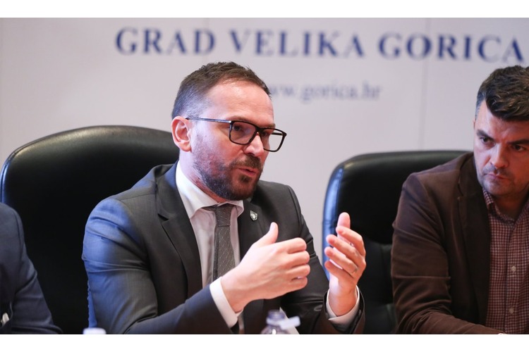 ['Velika Gorica', 'dnevna bolnica', 'društvo', 'krešimir ačkar', 'irena hrstić']