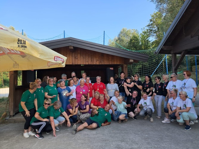 ['sportske igre', 'udruga žena kozjača', 'veselo druženje', 'žene u sportu']