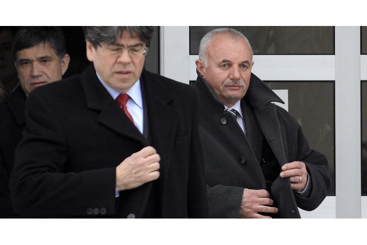 ['Elektrocentar Petek', 'Trgovački sud u Zagrebu', 'financijska agencija FINA', 'Vinko Grgić', 'Krešo Petek', 'Miroslav Petek', 'afera Janaf', 'predstečaj', 'Nova Gradiška', 'Velika Gorica']