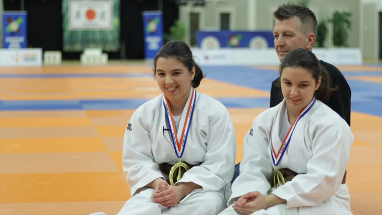 ['Judo klub osoba s invaliditetom Fuji', 'obitelj Mićanović']