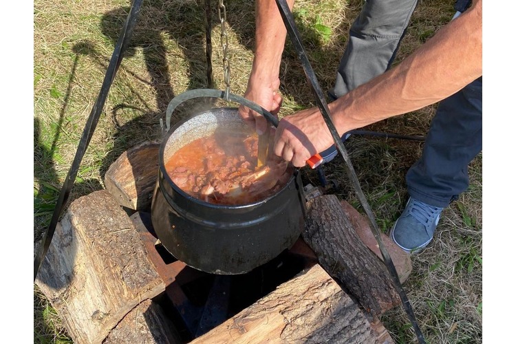 ['gastro', 'gulaš', 'kaj to fino diši v čiču', 'kotlić', 'kotlić u starom čiču', 'kotlovina', 'Staro Čiče']