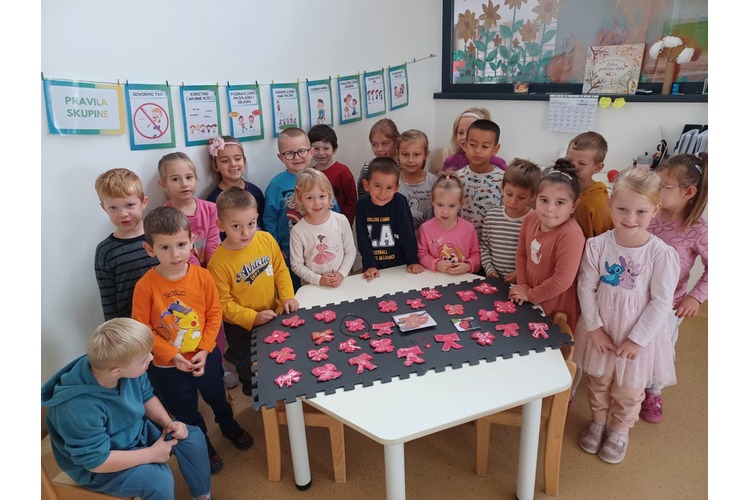 ['djeca', 'dječji vrtić Lojtrica', 'kreativnost', 'kulturna baština', 'podgutnica', 'recitacija', 'Selnica Šćitarjevska', 'slikovnica', 'svjetski dan kravate', 'tradicija', 'turopolje', 'Turopoljski Tigrići']