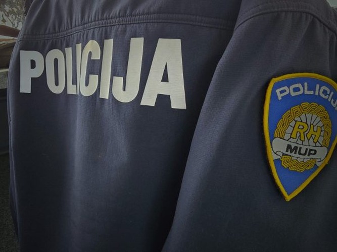 ['lažno predstavljanje', 'policija', 'Policijska postaja Velika Gorica', 'policijska uprava zagrebačka', 'prijevara']