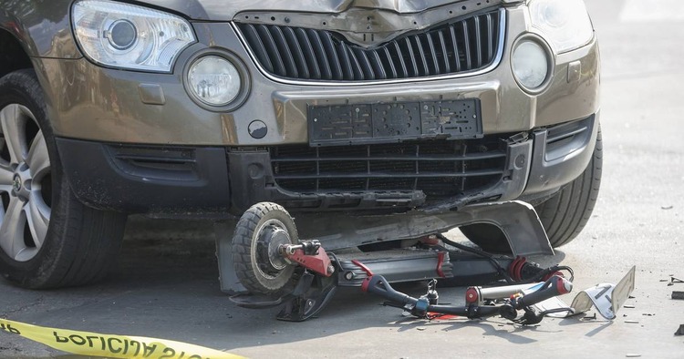 ['liječnici', 'promet', 'policija', 'električni romobil', 'romobil', 'prometna nesreća']