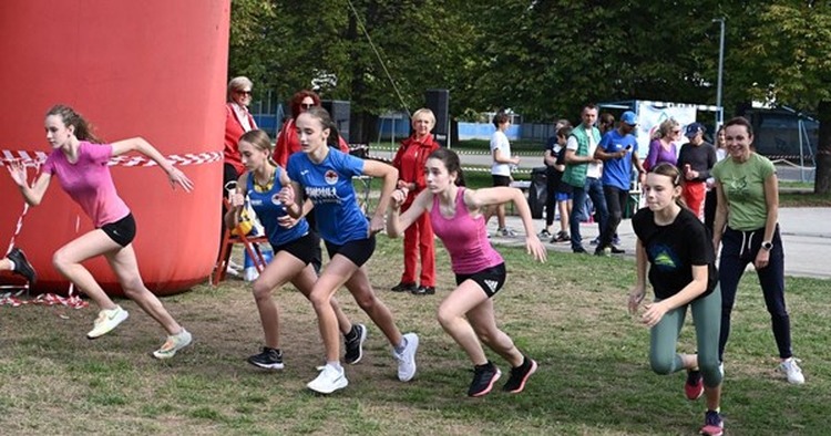 Dječji kros Grada Velike Gorice u subotu u dvorištu OŠ Eugena Kumičića: AK Maraton poziva sve osnovnoškolce i njihove roditelje da se priključe