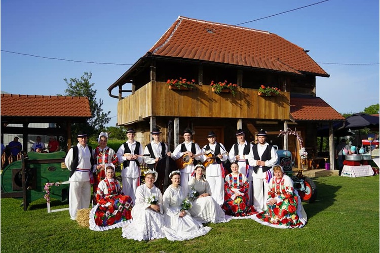 ['druženje', 'festival', 'FOLKLOR', 'Ivanje u Novom Čiču', 'novo čiće', 'proslava', 'sport']
