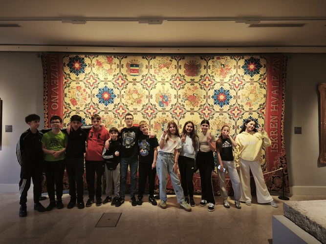 Posjet izložbi „U početku bijaše kraljevstvo“ učenika 6. razreda