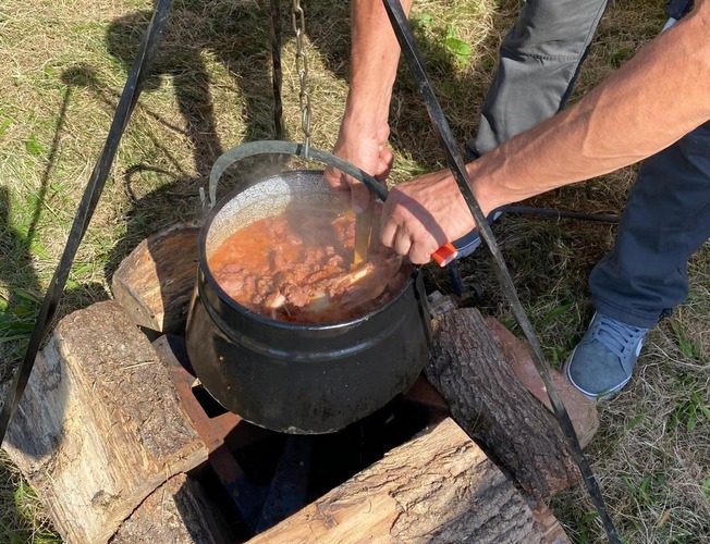 ['gastro', 'gulaš', 'kaj to fino diši v čiču', 'kotlić', 'kotlić u starom čiču', 'kotlovina', 'Staro Čiče']