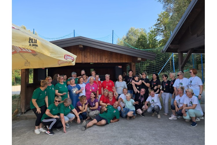 ['sportske igre', 'udruga žena kozjača', 'veselo druženje', 'žene u sportu']