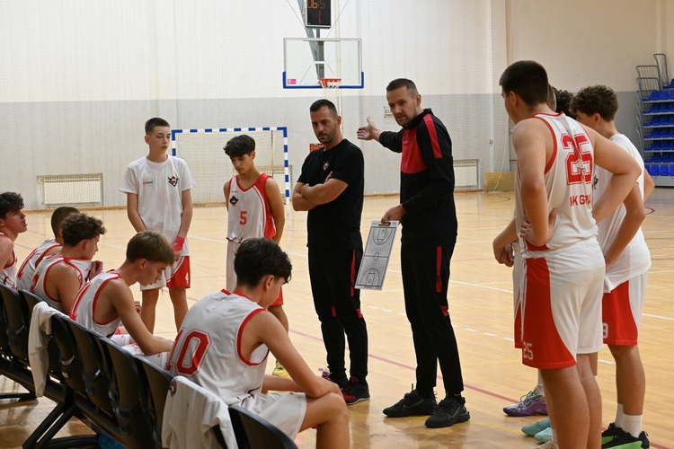 ['Kadeti', 'KSZ', 'Treća liga']