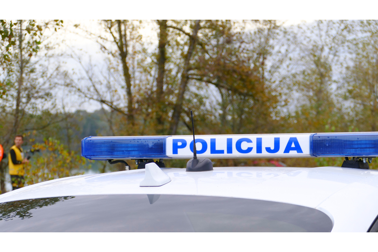 ['materijalna šteta', 'policija', 'Policijska postaja Velika Gorica', 'promet', 'prometne nesreće', 'sigurnost u prometu']
