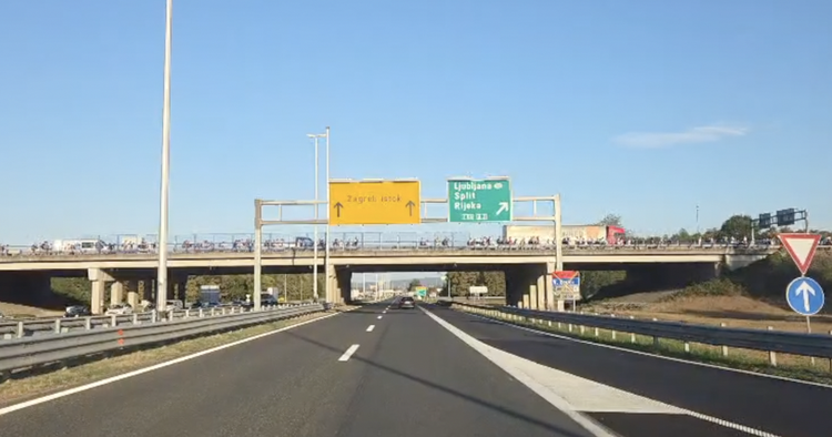 VIDEO Hodočasnici u pratnji policije krenuli iz Velike Gorice prema svetištu u Mariji Bistrici