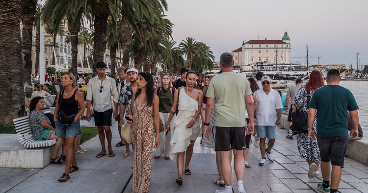 U Hrvatsku se i dalje više doseljava nego iseljava: Evo  tko prednjači među doseljenicima...