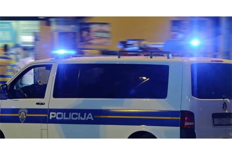 ['policija', 'prometna nesreća']