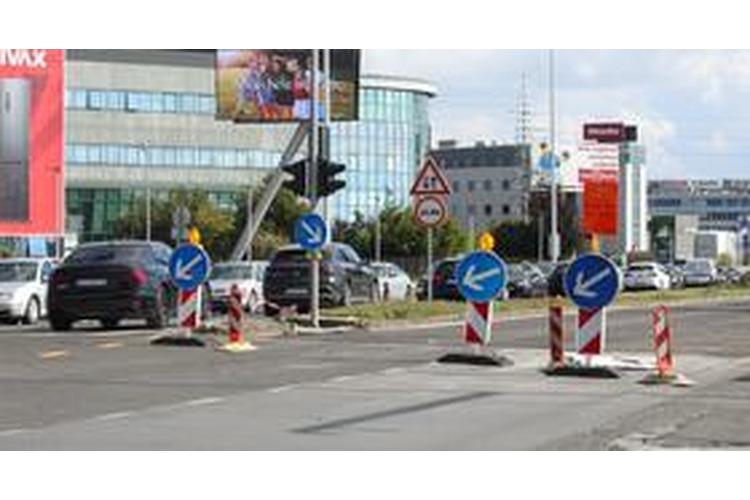 ['avenija većeslava holjevca', 'radovi']