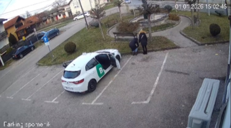 PORAŽAVAJUĆE: Sedam štenaca nije preživjelo, dvije žene ih ostavile u vreći na hladnoći