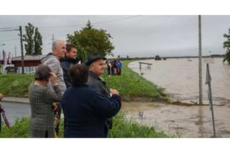 ['poplave u hrvatskoj', 'mura', 'poplave', 'sava', 'drava']