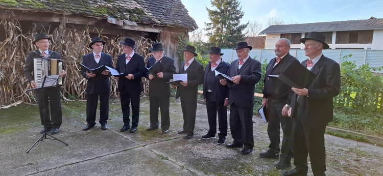 ['bozicni koncert', 'kapela sv. Fabijana i Sebastijana', 'zbor Kućani']