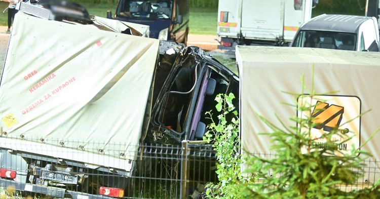 ['Velika Gorica', 'Prometna nesreća', 'poginuo vozač', 'bmw', 'neprilagođena brzina', 'obdukcija', 'policija', 'očevid', 'Novosti']