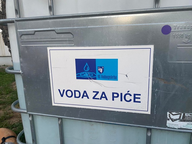 ['bez vode', 'ulica Hrvatske Bratske Zajednice', 'Zagrebačka ulica']