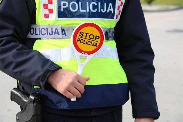 ['alkohol u vožnji', 'brzina', 'mobilni uređaji', 'mopedi', 'motocikli', 'preventivna akcija', 'prometna policija', 'prometne nesreće', 'represivne mjere', 'sigurnosni pojas', 'sigurnost u prometu']
