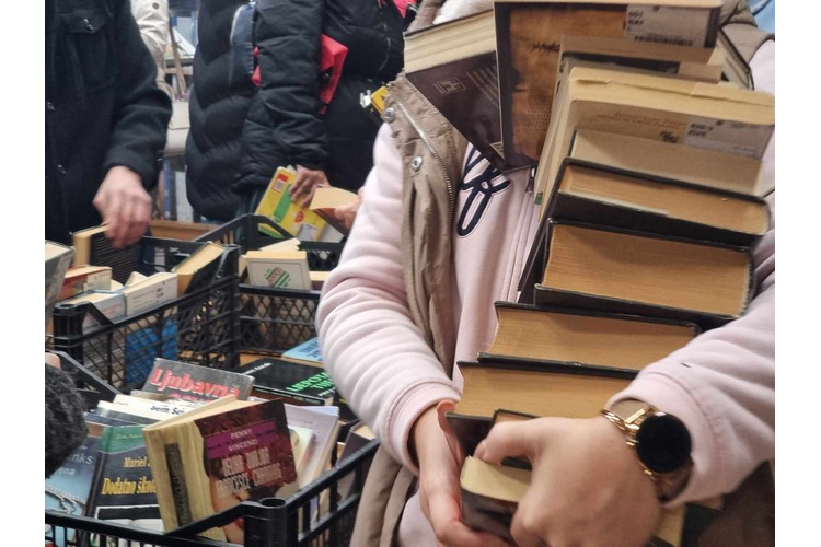 ['Dječji odjel Gradske knjižnice', 'Gradska knjižnica', 'knjiga za euro', 'knjige iz otpisa', 'promo cijene', 'rasprodaja knjiga', 'slikovnice']