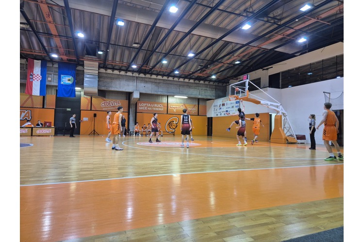 ['Andrej Holub', 'Andrija Hrstić', 'Kadeti', 'Velesajam']