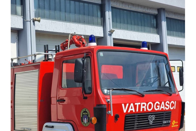['krađa automobila', 'policija', 'Policijska postaja Velika Gorica', 'policijska uprava zagrebačka', 'razbojništvo']