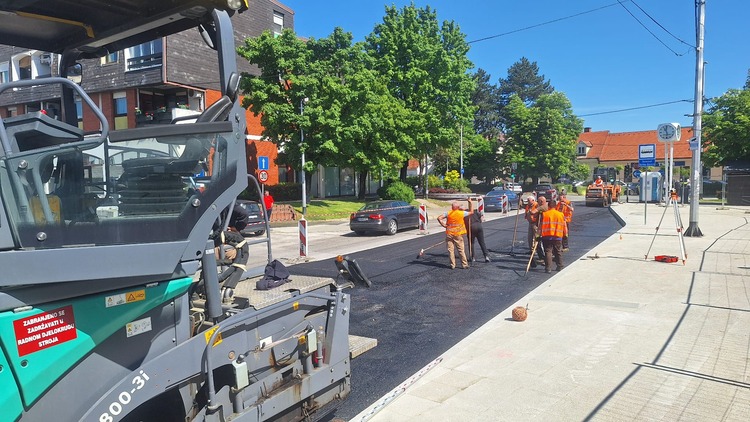 FOTO Napreduje izgradnja novog autobusnog ugibališta, postavljen drugi sloj asfalta