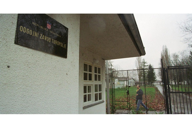 ['Turopolje', 'pravosudna policija', 'odgojni zavod', 'sukob', 'ozljede', 'mlađi punoljetnici', 'incident', 'sigurnost', 'istraga']