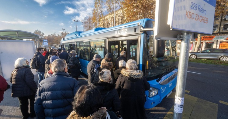 ['Novosti', 'Zagreb', 'zet', 'promet', 'gužva', 'autobus']