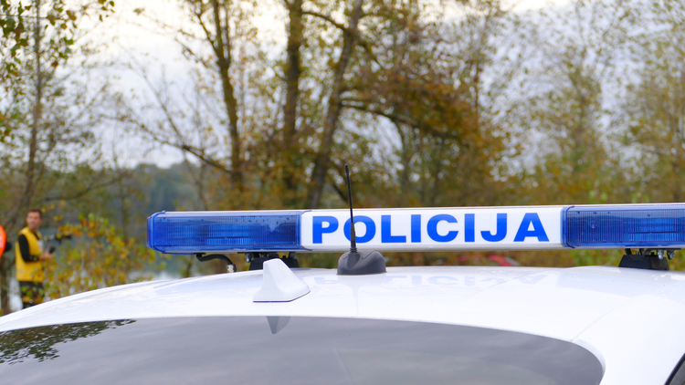 ['materijalna šteta', 'policija', 'Policijska postaja Velika Gorica', 'promet', 'prometne nesreće', 'sigurnost u prometu']