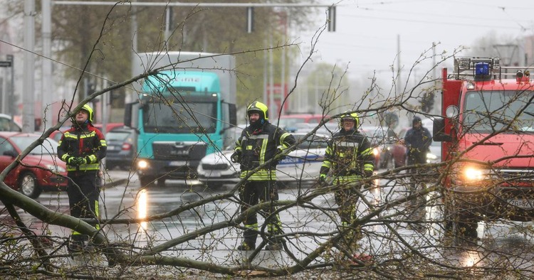 ['nevrijeme', 'vatrogasci']